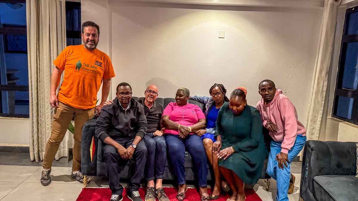 Group picture staf The Ark and part of board Mwanzo